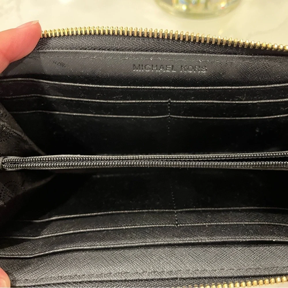 Michael Kors Black and White Striped Clutch Wallet (NEW)
